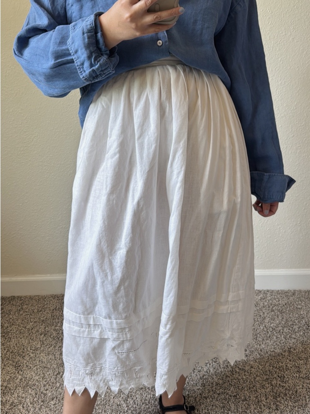 Vintage White Midi Skirt with Scalloped Hem